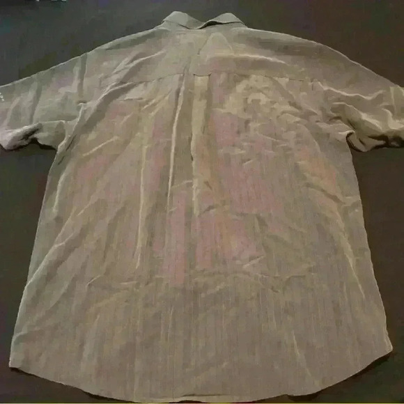 Men’s XL Columbia Short Sleeve Button Down Gray - Picture 2 of 3
